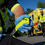 Rettungsmesser mit teilgezahnter Klinge - neongelb